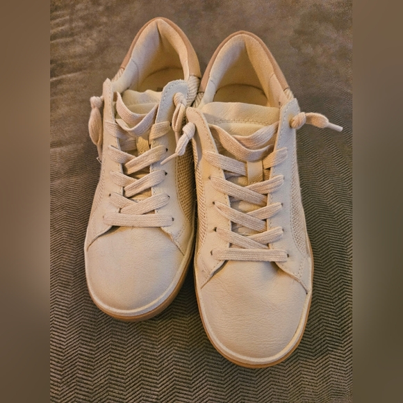 NEW Dolce Vita - Harryson Lace Up Sneakers, Off Woven White - Picture 2 of 3